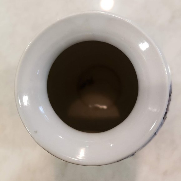 Chinoiserie White Porcelain Chinese Temple Jar - Picture 5 of 10